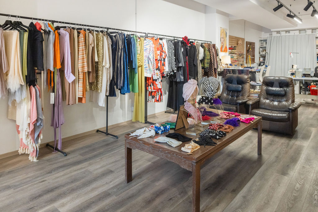 Gina Drewes Velden - By Simone Attisani Photography for Kaerntner MONAT